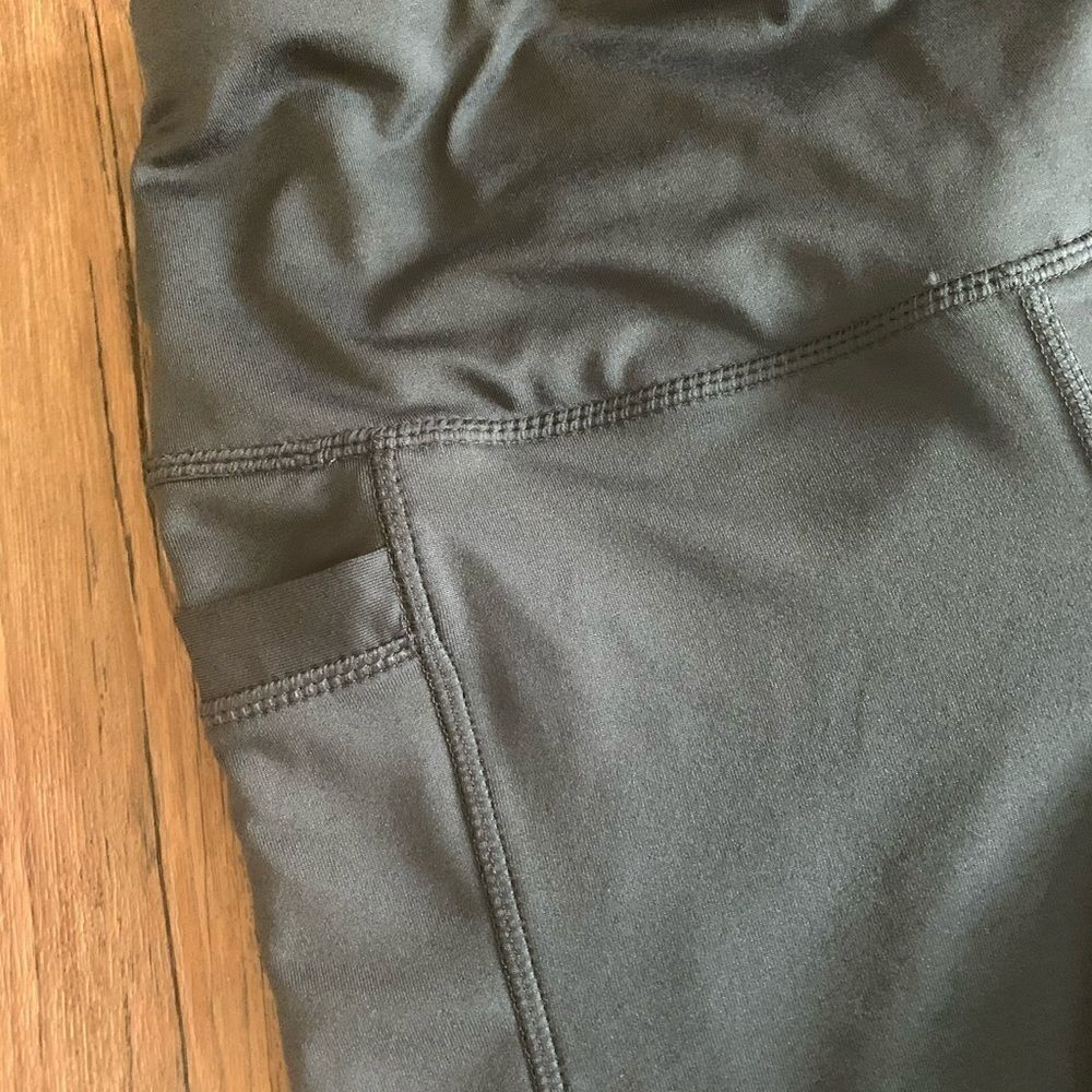 Velocity workout leggings . - Picture 7 of 10